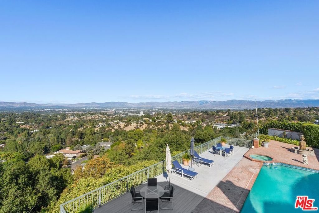 3324 Alana Drive — Traditional