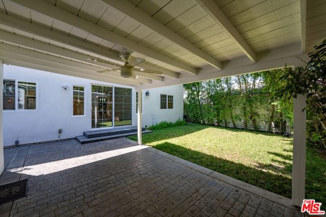 5114 Cedros Avenue, Sherman Oaks CA: https://media.crmls.org/mediaz/dbda7db9-2225-4c07-9f59-29b88b6af245.jpg