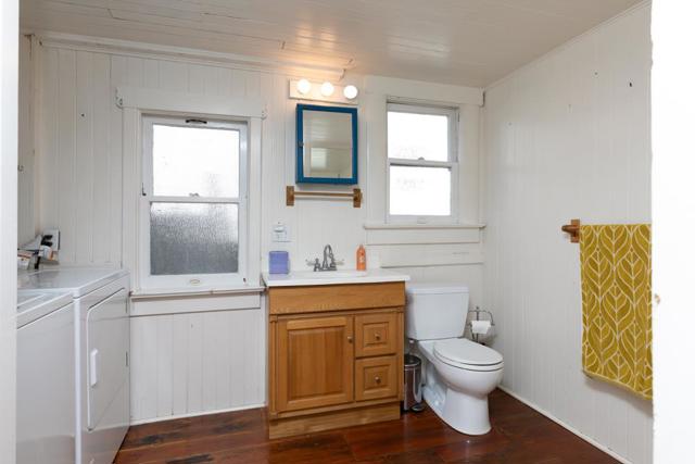 21130 E Cliff Drive, Santa Cruz CA: https://media.crmls.org/mediaz/dbdc4a8a-cddb-436c-a7b3-5813bec39f28.jpg