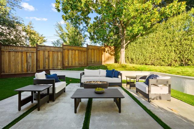 670 Edgewood Road, San Mateo CA: https://media.crmls.org/mediaz/dbdd8d11-0b83-4151-9af8-579629dc13f3.jpg