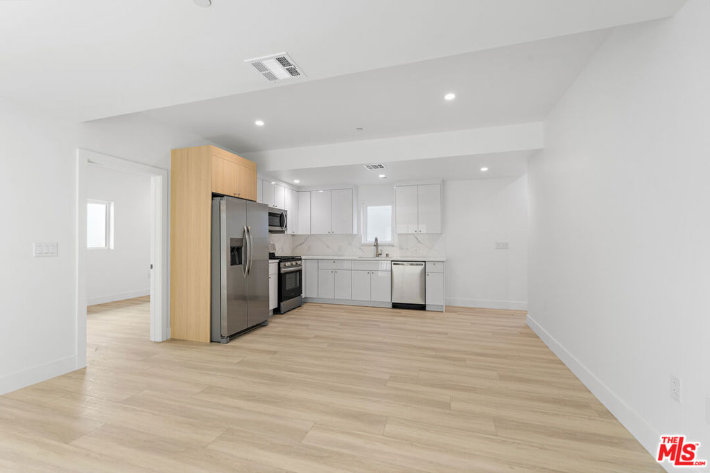 10957 Calvert #1