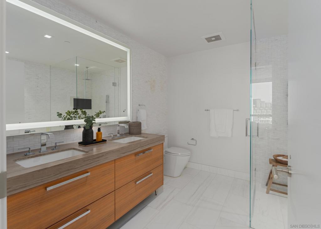 888 E Street - photo 16