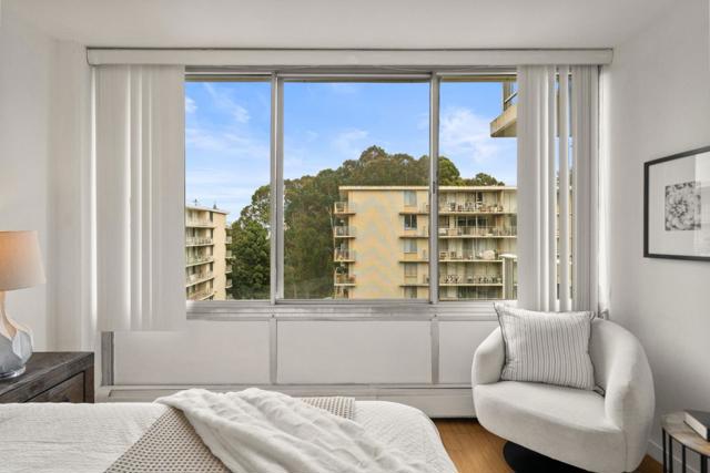 300 Davey Glen Road, Belmont CA: https://media.crmls.org/mediaz/dbde2081-ffea-4b0f-ac49-2514e2d163f5.jpg