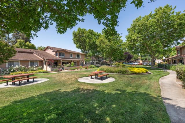 32864 Arbor Vine Drive, Union City CA: https://media.crmls.org/mediaz/dbdecff9-25a6-4a47-89e5-3d5d55eaa8b4.jpg