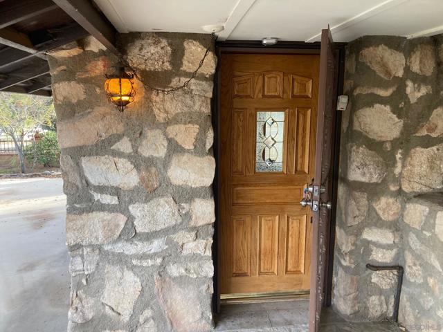 1639 Jewel Valley Rd, Boulevard CA: https://media.crmls.org/mediaz/dbdf070a-3b49-40f0-a6aa-8266e0bd9bda.jpg