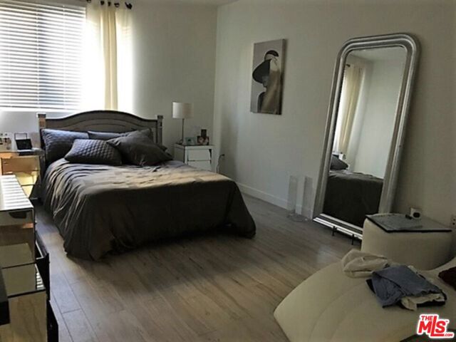 21301 ERWIN Street, Woodland Hills CA: https://media.crmls.org/mediaz/dbdf2c36-52db-4c64-bd61-c91dbc6d80bc.jpg