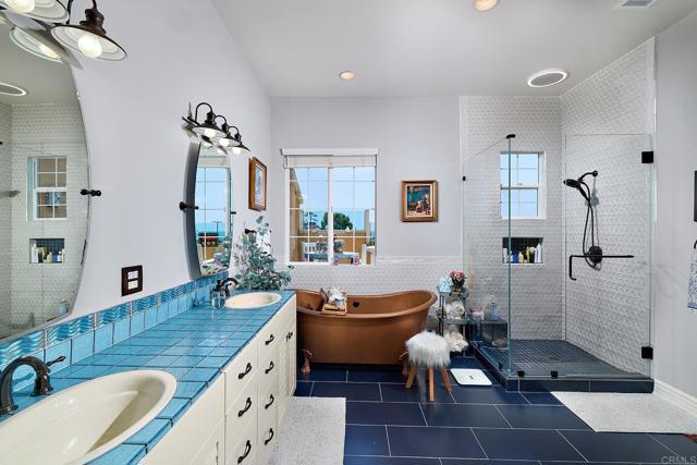 2744 Carlsbad Blvd., Carlsbad CA: https://media.crmls.org/mediaz/dbdf4768-6aed-4028-9156-c6e2cf75978f.jpg