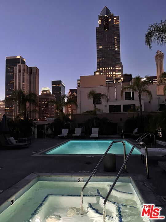 315 W 5th Street, Los Angeles CA: https://media.crmls.org/mediaz/dbdfaae4-b087-4e89-8f08-4f422d60d13a.jpg