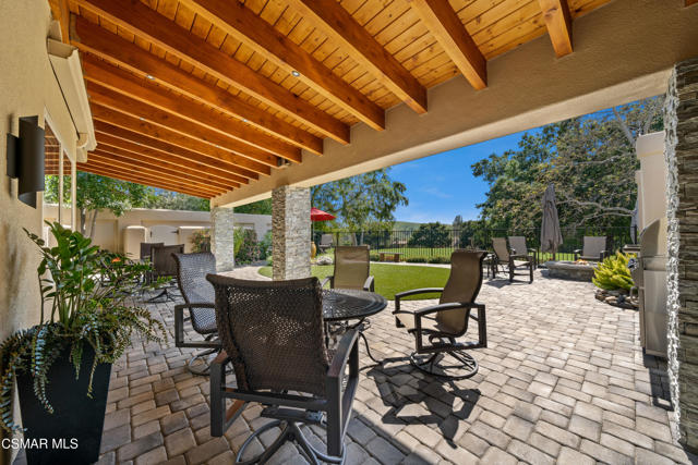 1635 Ryder Cup Drive, Westlake Village CA: https://media.crmls.org/mediaz/dbe0692c-e53f-44d1-b37b-b8818ce01420.jpg