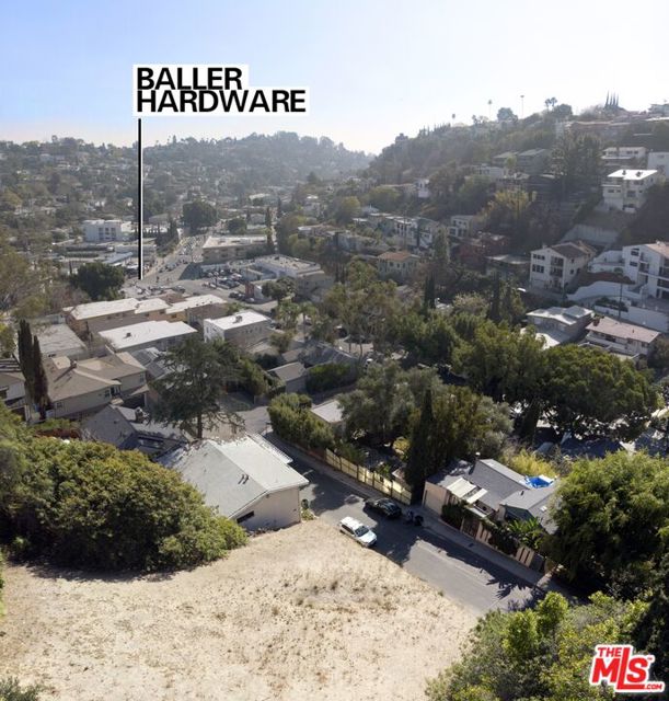 3761 Aloha Street, Silver Lake CA: https://media.crmls.org/mediaz/dbe0b875-3d7f-4a6d-9ffe-ae0f92c8a518.jpg