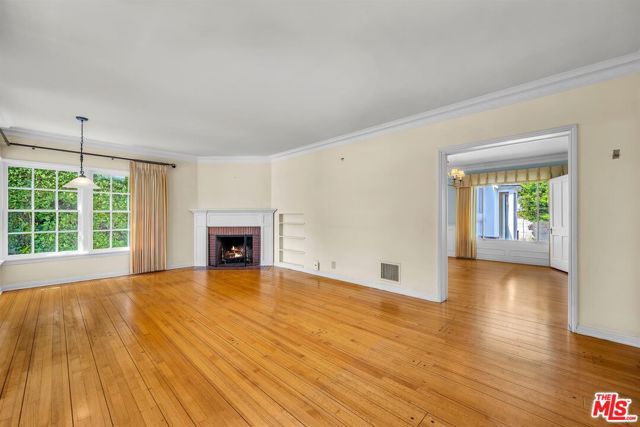 1358 Woodruff Avenue, Los Angeles CA: https://media.crmls.org/mediaz/dbe1065d-d50a-4147-9e60-137e4e95ee5c.jpg