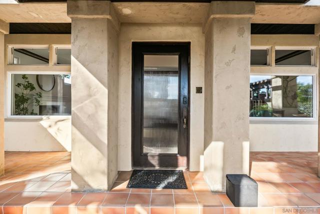 1728 West Lewis, San Diego CA: https://media.crmls.org/mediaz/dbe12cc5-3ce4-4863-b823-d7ad83ecf4fc.jpg