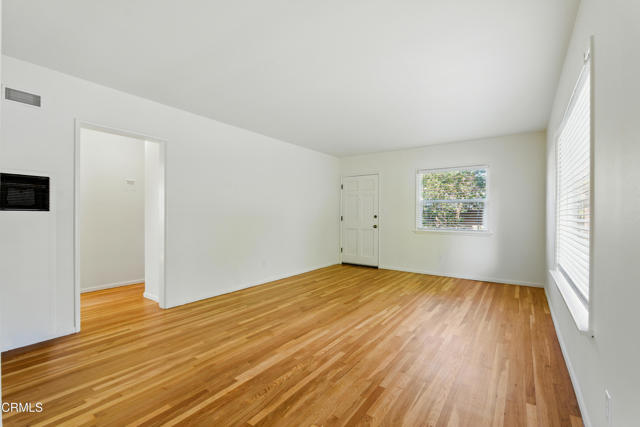 Detail Gallery Image 11 of 20 For 1545 1/2 Riverside Dr, Glendale,  CA 91201 - 2 Beds | 1 Baths