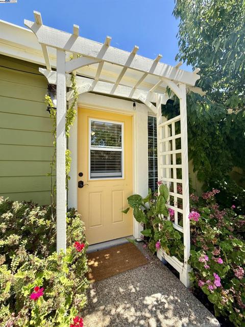 1164 Lexington Way, Livermore CA: https://media.crmls.org/mediaz/dbe1a9ce-13f5-4437-850f-2e41c9ee2d5e.jpg