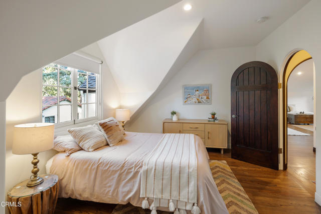 1024 Prospect Boulevard, Pasadena CA: https://media.crmls.org/mediaz/dbe1f41f-bf8b-40ca-a0ac-9fb3da5bf672.jpg