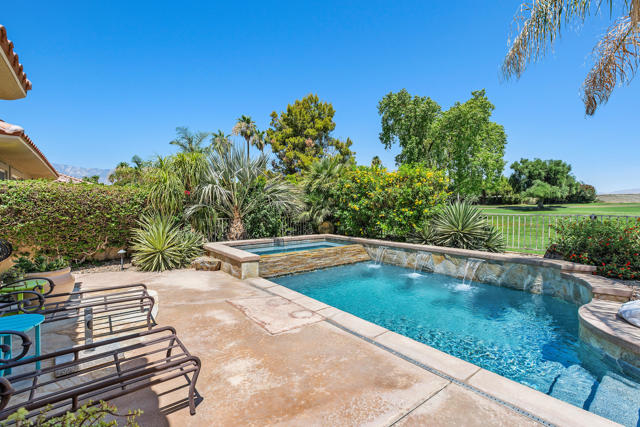 99 Kavenish Drive, Rancho Mirage CA: https://media.crmls.org/mediaz/dbe21a7d-5213-4a58-8493-3000fb60e19b.jpg