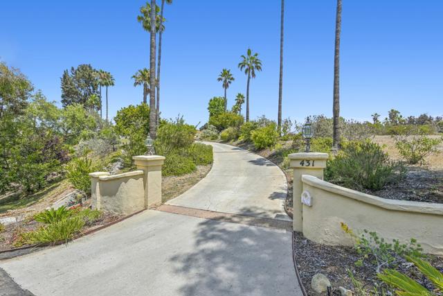 431 Flores de Oro, Rancho Santa Fe CA: https://media.crmls.org/mediaz/dbe2f955-f851-4e48-91be-cd149d0997f4.jpg