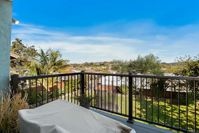 Detail Gallery Image 21 of 32 For 381 via Almansa, Encinitas,  CA 92024 - 5 Beds | 3 Baths