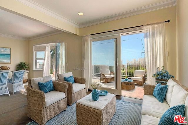 7009 RINDGE Avenue, Playa del Rey CA: https://media.crmls.org/mediaz/dbe4a5ed-71f2-493c-8443-711384f91646.jpg