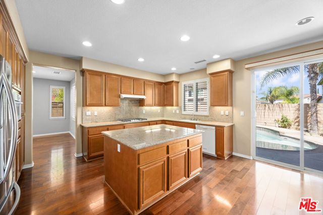 45495 Peacock Place, Temecula CA: https://media.crmls.org/mediaz/dbe560bb-fa35-489d-ad0d-f5b7e4080d95.jpg