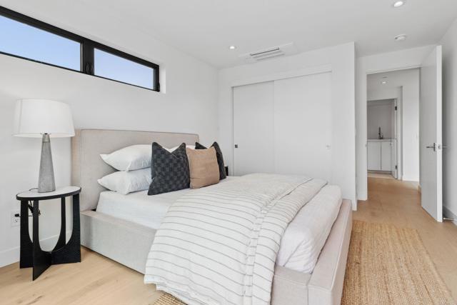 Image 28 of 58 For 2052 Montgomery Avenue