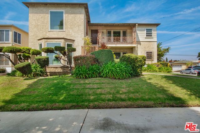 2901 W 85th Street, Inglewood CA: https://media.crmls.org/mediaz/dbe5b491-243e-408a-9e44-a274294b3e11.jpg
