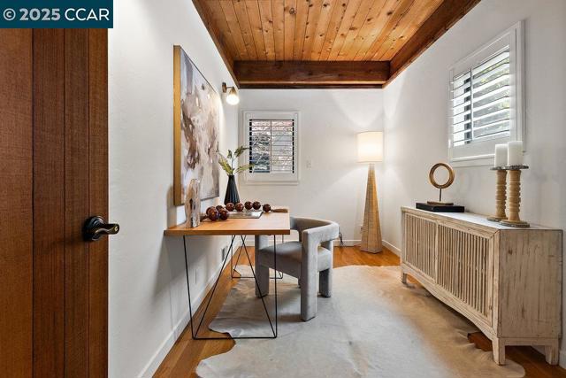 39 El Toyonal, Orinda CA: https://media.crmls.org/mediaz/dbe61f90-ba79-43d9-b14a-c4fab5b8cfba.jpg