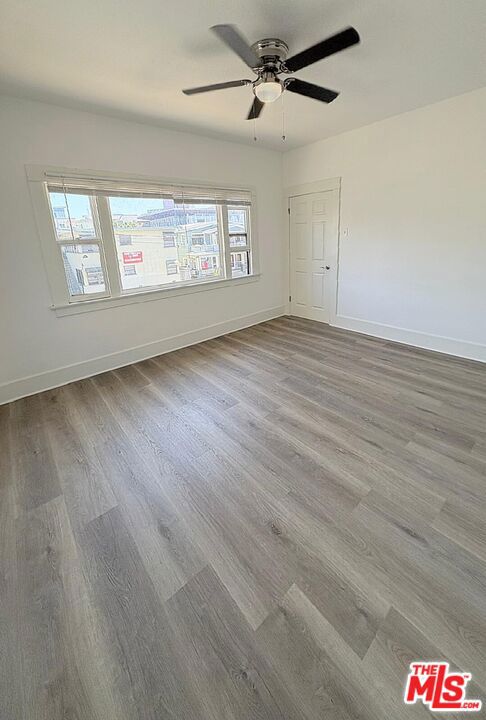 433 W 4TH Street, Long Beach CA: https://media.crmls.org/mediaz/dbe6354a-2b01-486c-972b-fa22eaec9748.jpg