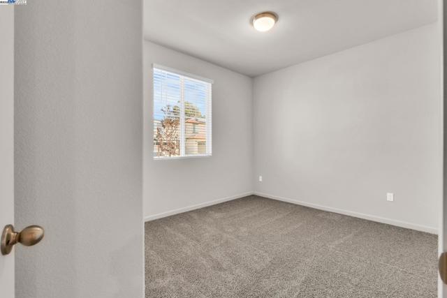 4171 Markovich Ct, Richmond CA: https://media.crmls.org/mediaz/dbe663ec-2c41-41aa-b1c0-62d8e93022c5.jpg