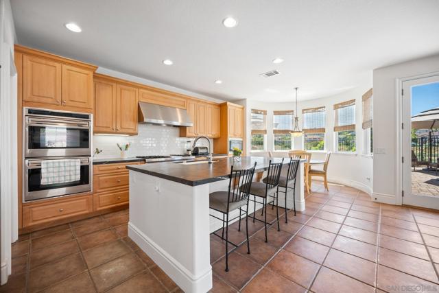 3243 Avenida Aragon, Carlsbad CA: https://media.crmls.org/mediaz/dbe67de1-4b88-4cc5-8c77-7b1cb25e7464.jpg