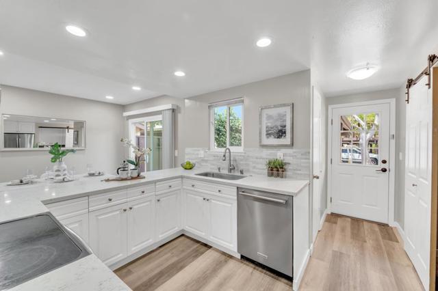 4926 Poplar Terrace, Campbell CA: https://media.crmls.org/mediaz/dbe6db46-99c2-4cc3-ab64-384bf5f8e425.jpg