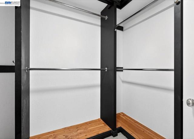 Image 27 of 60 For 976 Richard Ln