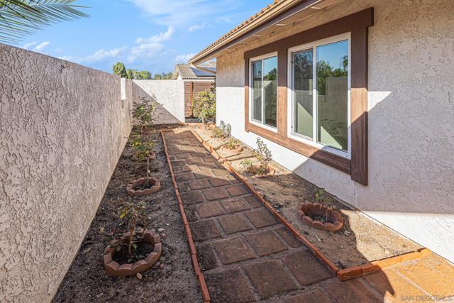 3008 Garboso Street, Carlsbad CA: https://media.crmls.org/mediaz/dbe71bfe-7764-414e-b5ea-05ac1eff232a.jpg