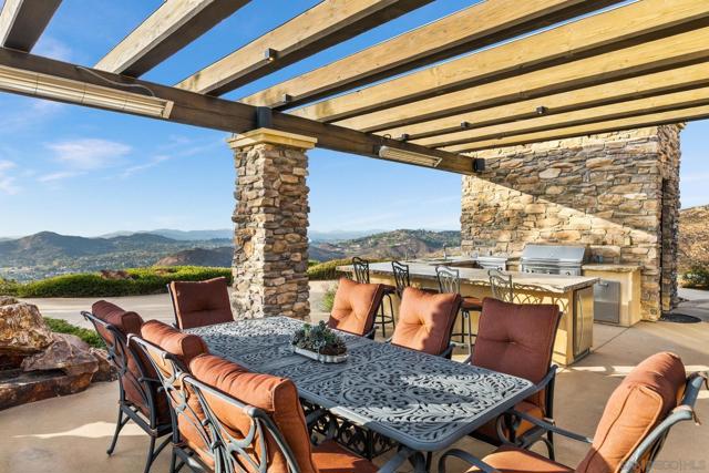 15707 Blue Crystal Trl, Poway CA: https://media.crmls.org/mediaz/dbe7d033-c853-4469-ad5a-1f4fff75f8a0.jpg