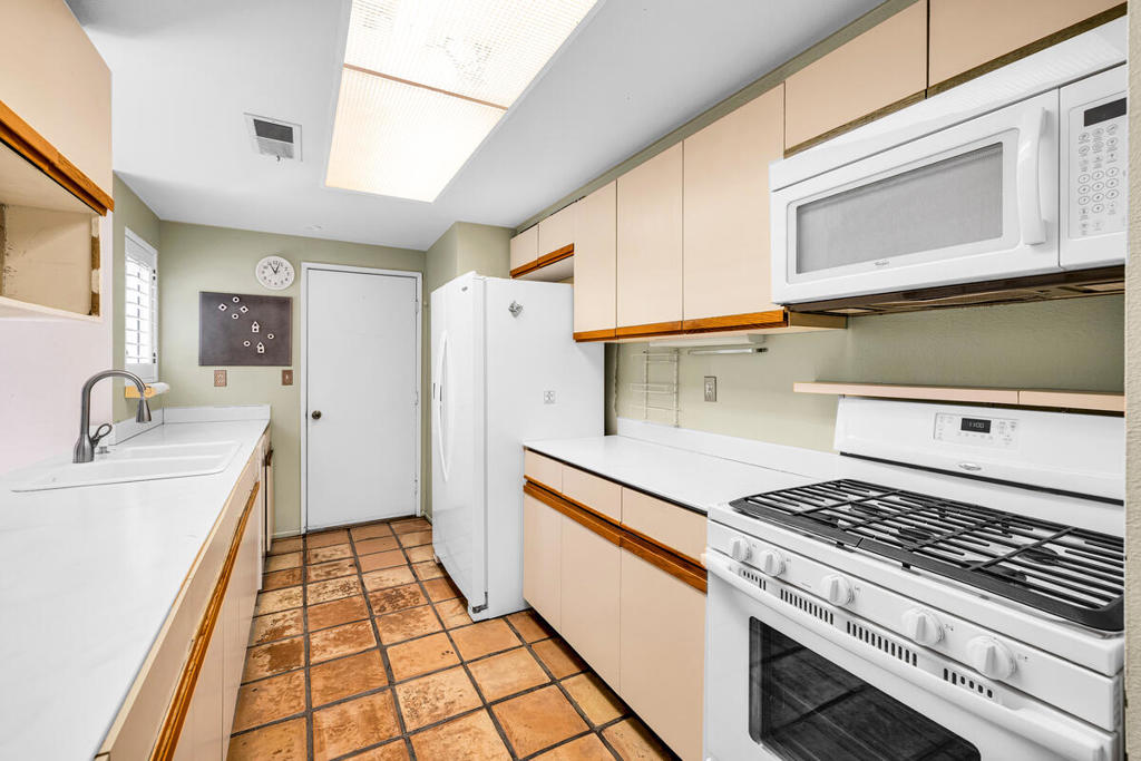 MLS #219137230PS image #12