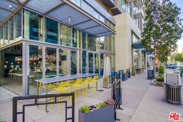 1100 S Hope Street, Los Angeles CA: https://media.crmls.org/mediaz/dbe809aa-59be-4037-a8e2-0a9b001e3b48.jpg