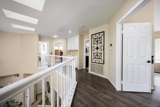 Image 20 of 49 For 457 Silver Shadow Dr