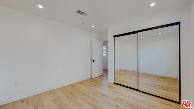 14423 Califa Street, 1/2 photo 30