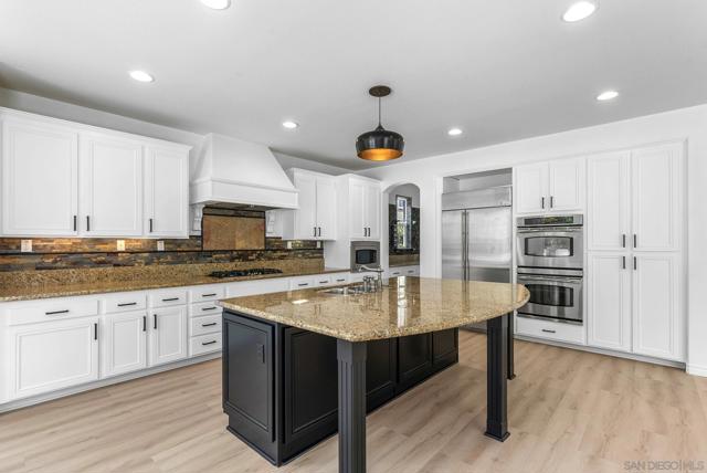 1120 Championship Rd, Oceanside CA: https://media.crmls.org/mediaz/dbe8c238-d9df-45a9-ac46-c22ca0b7cfcd.jpg