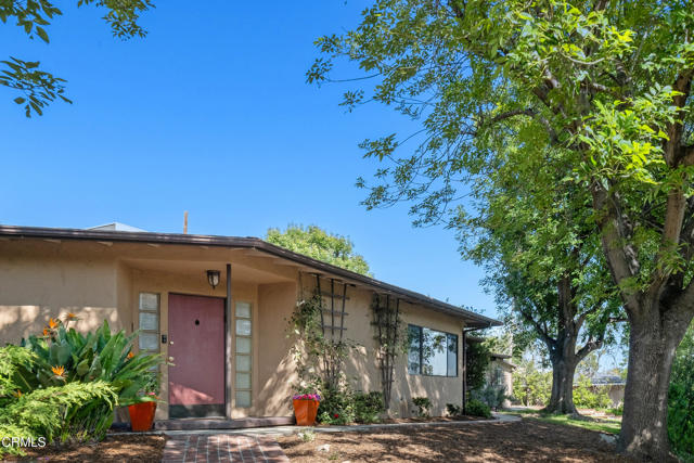 4702 Moore Street, La Crescenta CA: https://media.crmls.org/mediaz/dbe8c9a3-0fca-45b9-86e1-fa2c1f3fb830.jpg