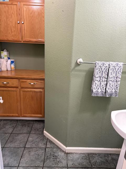 24909 Avocado Ct, Hayward CA: https://media.crmls.org/mediaz/dbe8d8ba-fa39-4798-b2de-7611a76af62b.jpg
