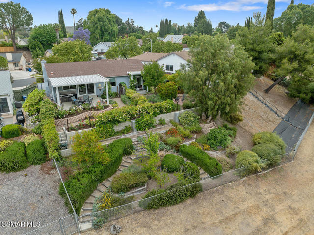 464 W Avenida De Las Flores, Thousand Oaks CA: https://media.crmls.org/mediaz/dbe8fbcf-3cb6-4059-976f-75d13fd30ea1.jpg