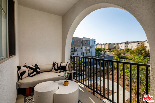 1483 W Vista Way, San Pedro CA: https://media.crmls.org/mediaz/dbebf34e-4d12-4e03-a589-b165a09d25fd.jpg