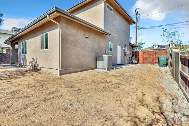 130 Scenic Dr, El Cajon CA: https://media.crmls.org/mediaz/dbec575d-180c-455e-a080-9ae599107e86.jpg