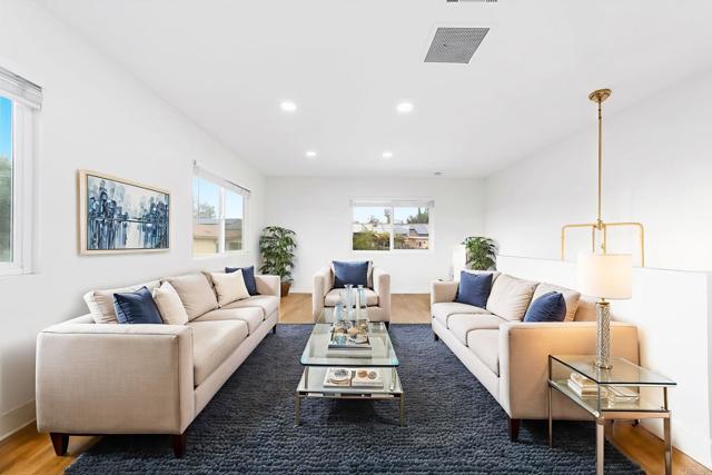 8324 Calle Calzada, San Diego CA: https://media.crmls.org/mediaz/dbed16a7-d357-406d-a826-32b78b52afd2.jpg