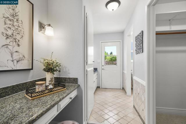 1140 Jamie Dr, Concord CA: https://media.crmls.org/mediaz/dbed4457-15ab-4e29-9080-d202c0981007.jpg
