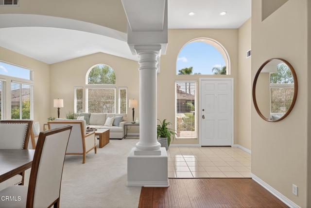 28 San Bernardino Avenue, Ventura CA: https://media.crmls.org/mediaz/dbee16f4-8b28-4d8b-8ca0-e7689a014ee9.jpg