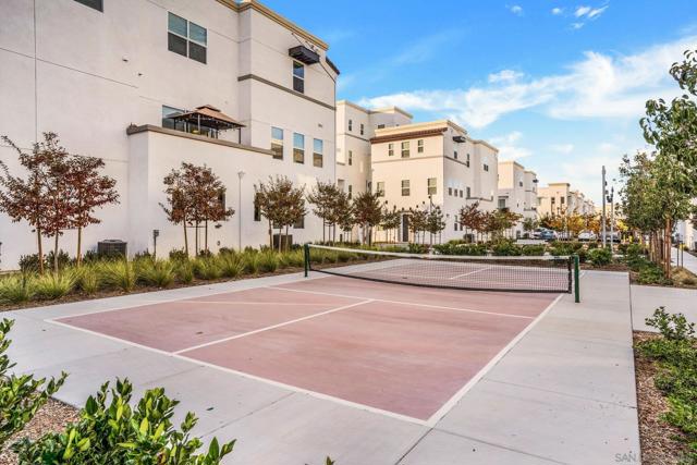 2054 Luzon Lane, Chula Vista CA: https://media.crmls.org/mediaz/dbeec0ec-0f04-425d-bb7b-66085da8d6a8.jpg