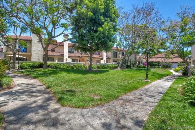 4240 Porte De Palmas, San Diego CA: https://media.crmls.org/mediaz/dbeec96c-1d1b-4fbd-afb4-461c0a3f07f8.jpg