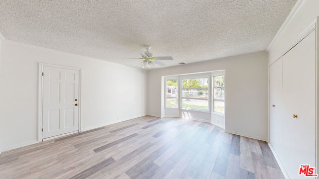 525 N Rexford Drive, Beverly Hills CA: https://media.crmls.org/mediaz/dbef14dd-9954-49f0-b3b6-88398a894f7c.jpg